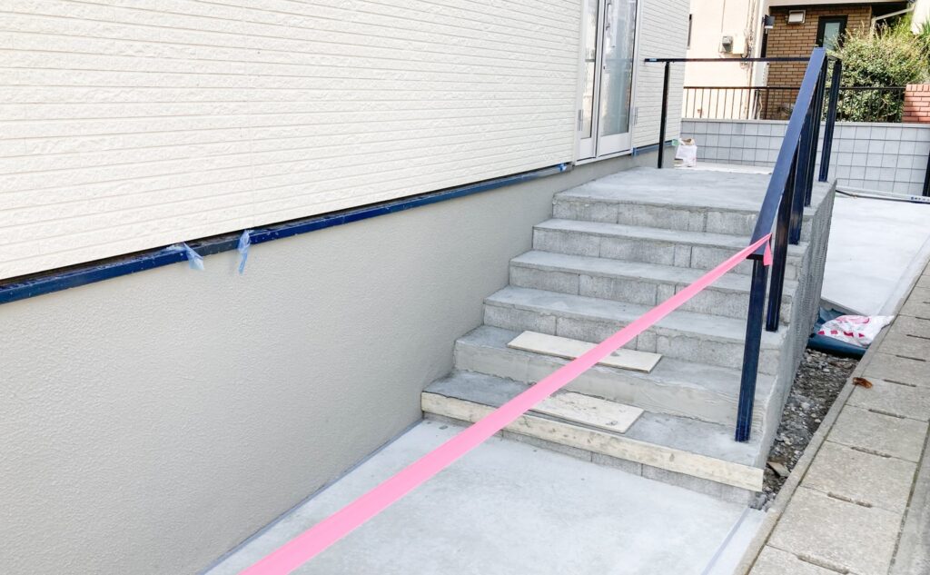 住宅玄関階段の外構工事